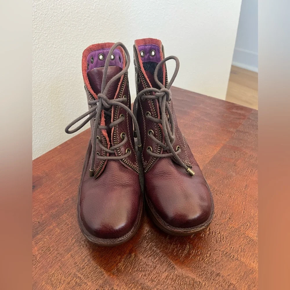 Bionica Burgundy Slip Resistant Lace-Up Rangely Leather Cottagecore Boots Size 7